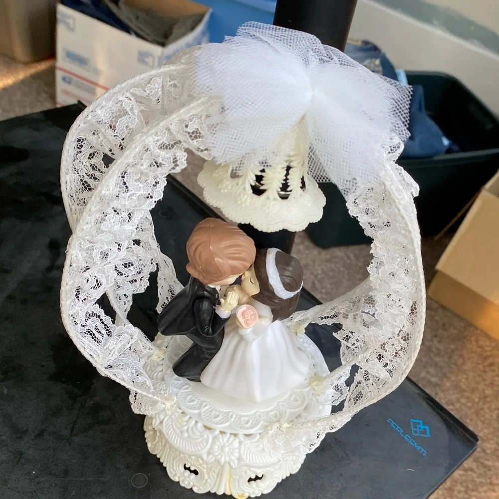 Vintage 10” Wedding Cake Topper Young Bride & Groom White Pearl Arch